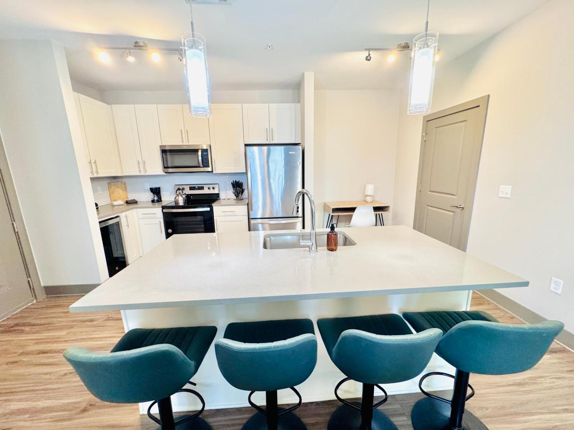 Apartment Full With King Bed, Pet-friendly & 15 Min To Parks And Lots Of Amenities Orlando