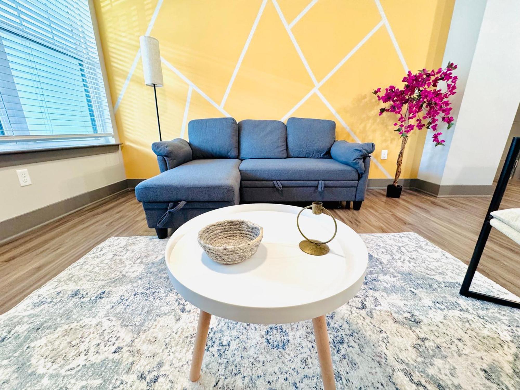 Full With King Bed, Pet-friendly & 15 Min To Parks And Lots Of Amenities Apartment Orlando